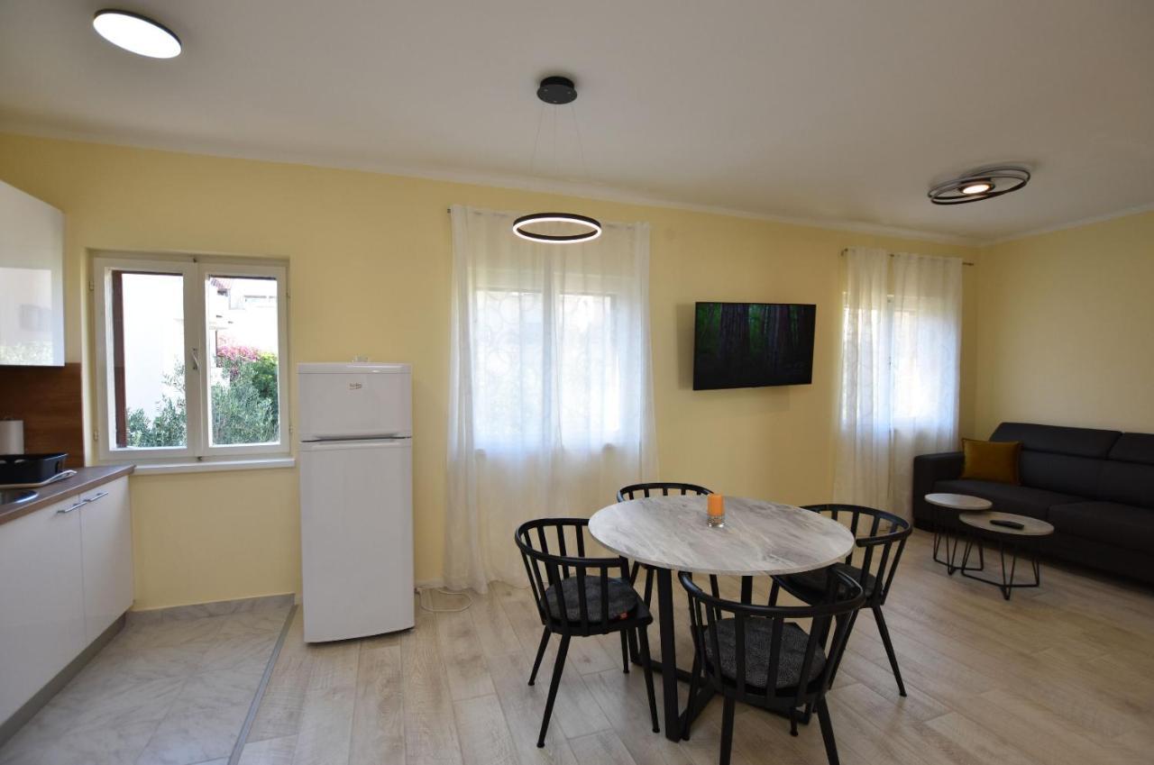 Apartment Ruzica Primosten Bagian luar foto