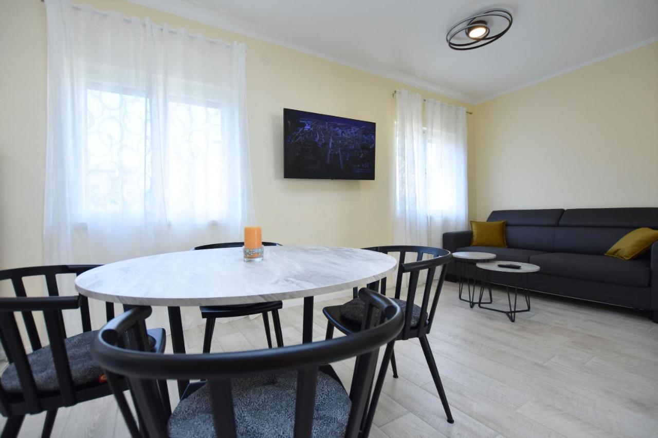 Apartment Ruzica Primosten Bagian luar foto
